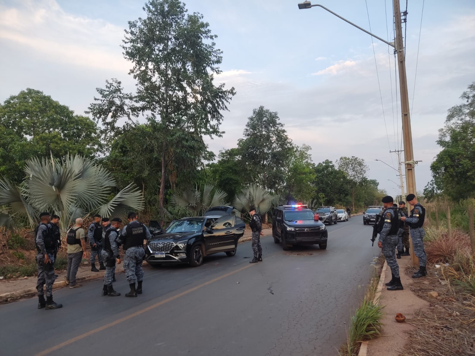 Suspeitos De Integrar Comando Vermelho Morrem Em Confronto Bope