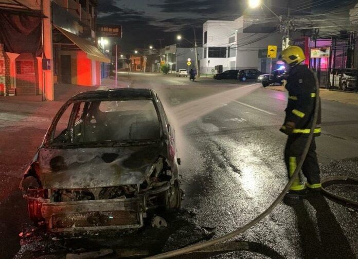 Carro queimado