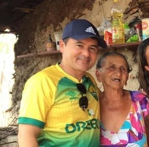 Mãe de deputado morre